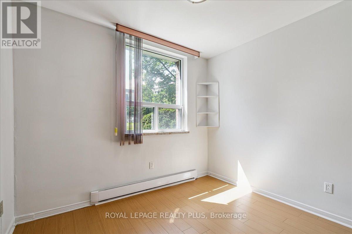 Photo 20 of 102 1660 Bloor Street E, Mississauga ON