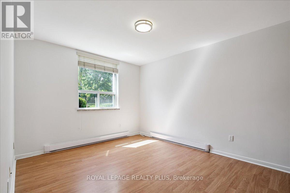 Photo 21 of 102 1660 Bloor Street E, Mississauga ON