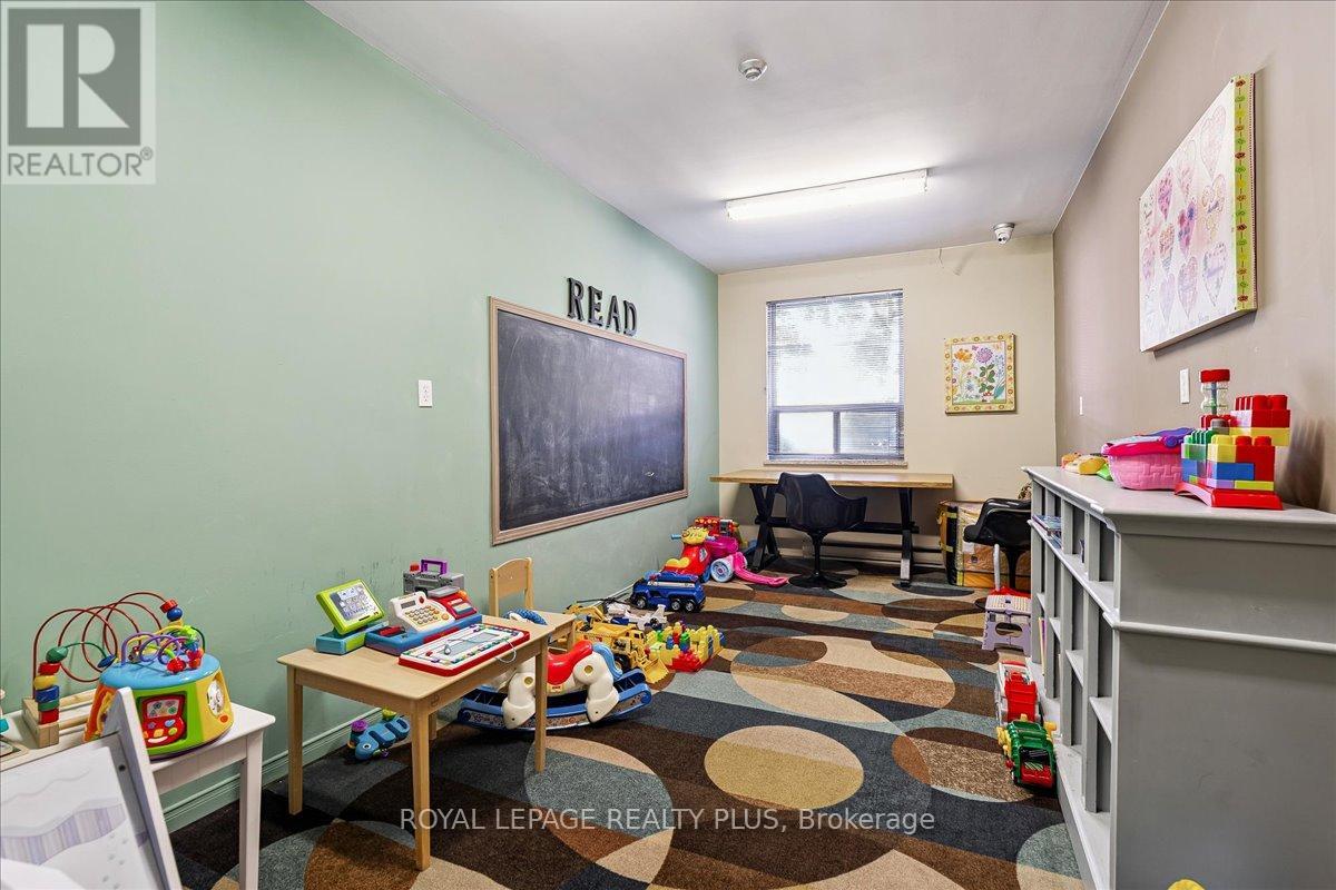 Photo 26 of 102 1660 Bloor Street E, Mississauga ON