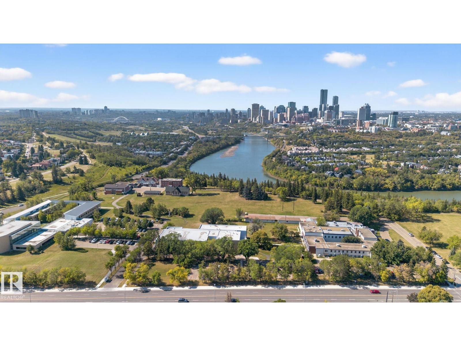 Photo 25 of 9937 82 St Nw, Edmonton AB