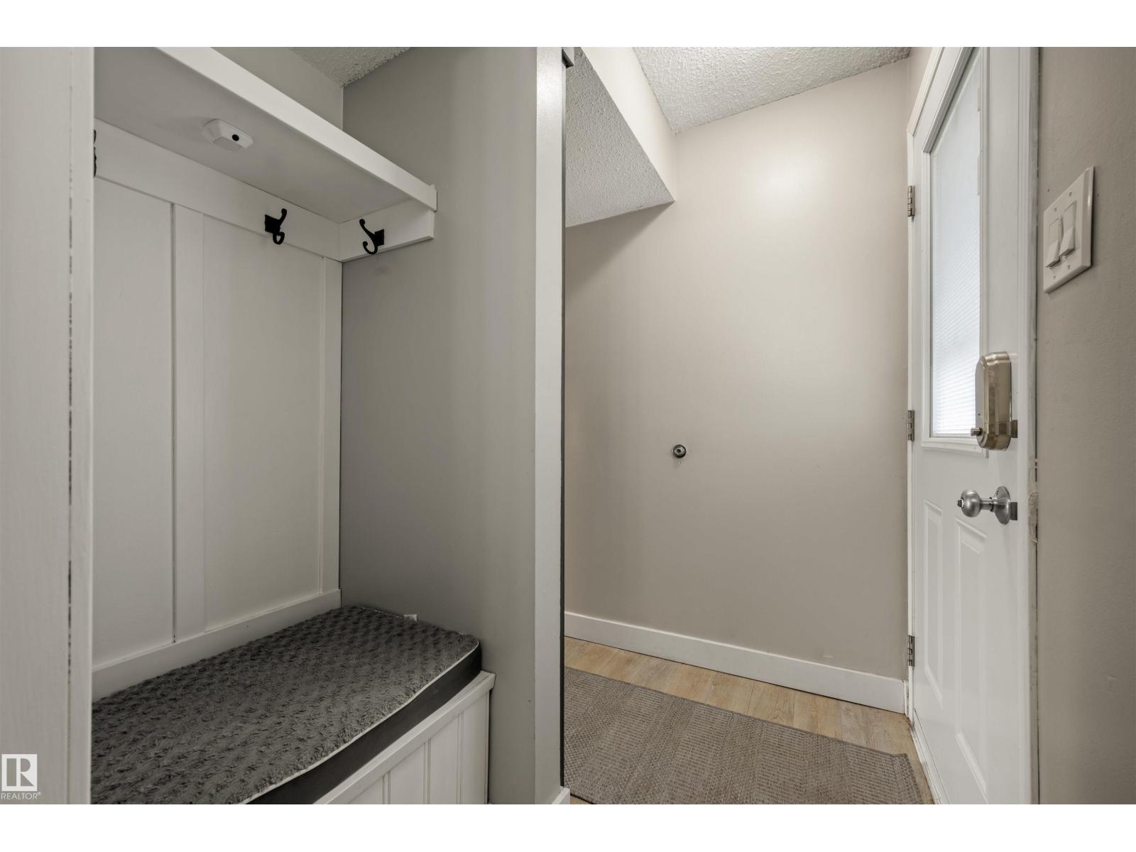 Photo 6 of 18317 66 Av Nw, Edmonton AB