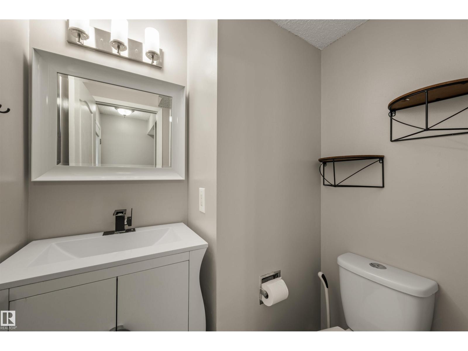 Photo 7 of 18317 66 Av Nw, Edmonton AB