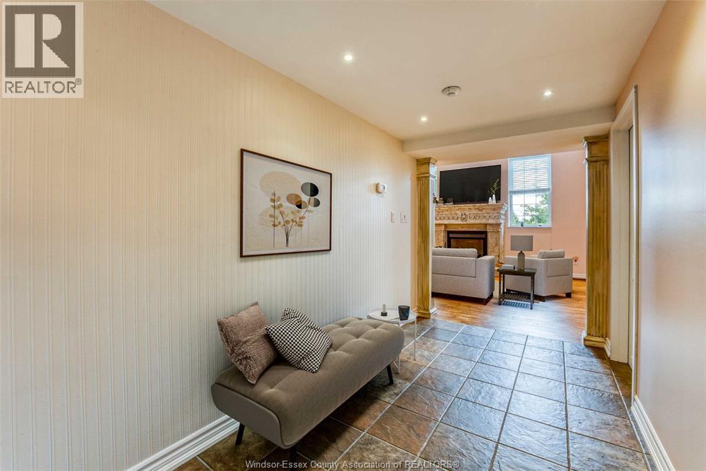Photo 4 of 647 Irvine Unit 305, Windsor ON