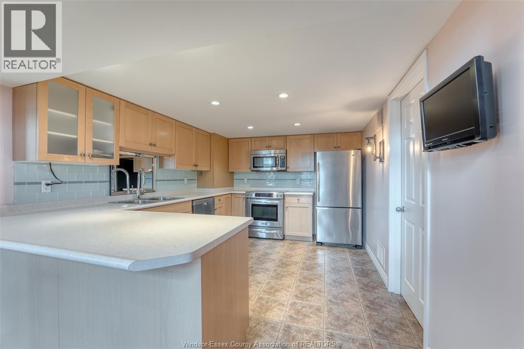 Photo 10 of 647 Irvine Unit 305, Windsor ON