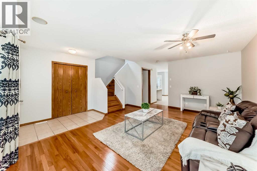 Photo 9 of 159 Country Hills Way Nw, Calgary AB