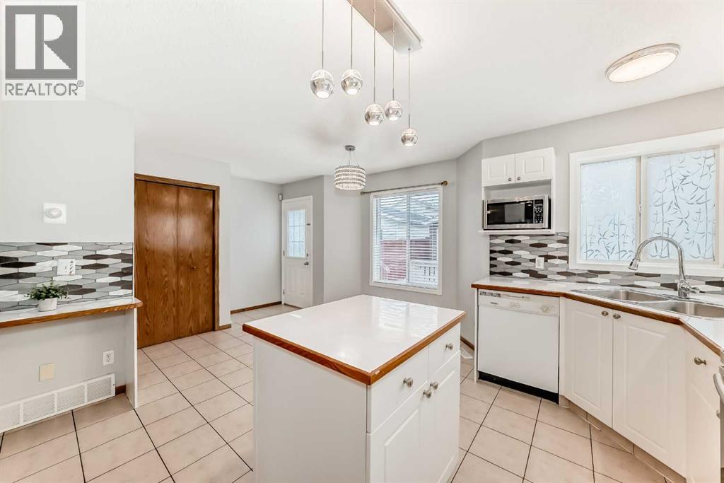 Photo 6 of 159 Country Hills Way Nw, Calgary AB
