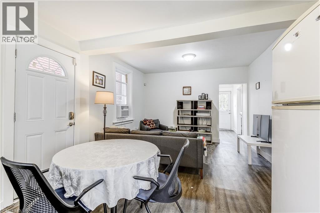 Photo 12 of 185 Simcoe Street E, Hamilton ON