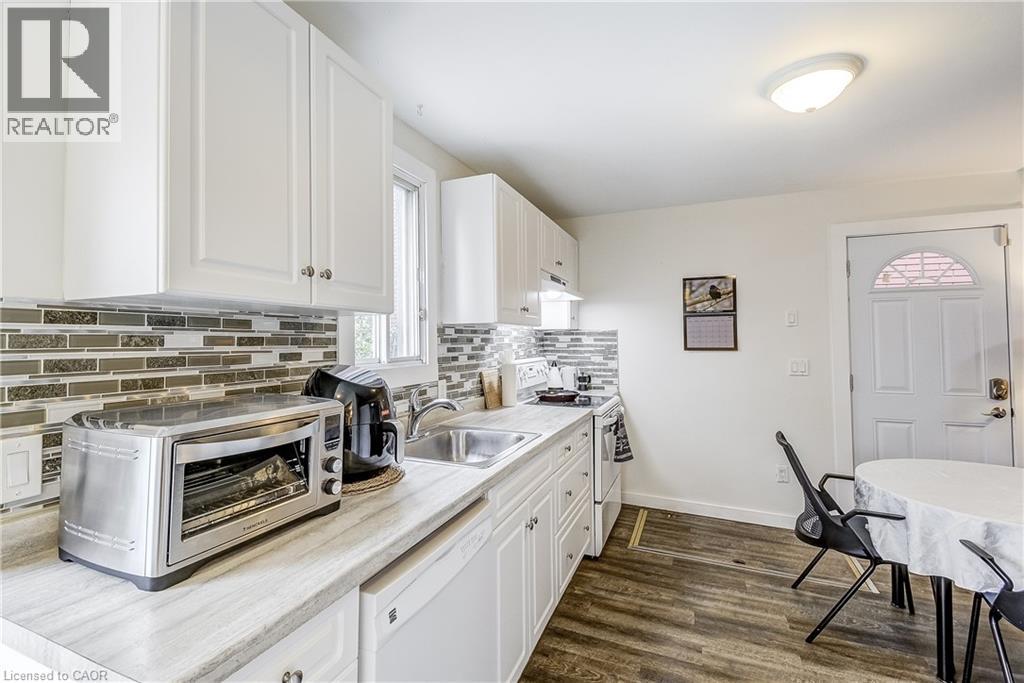 Photo 15 of 185 Simcoe Street E, Hamilton ON