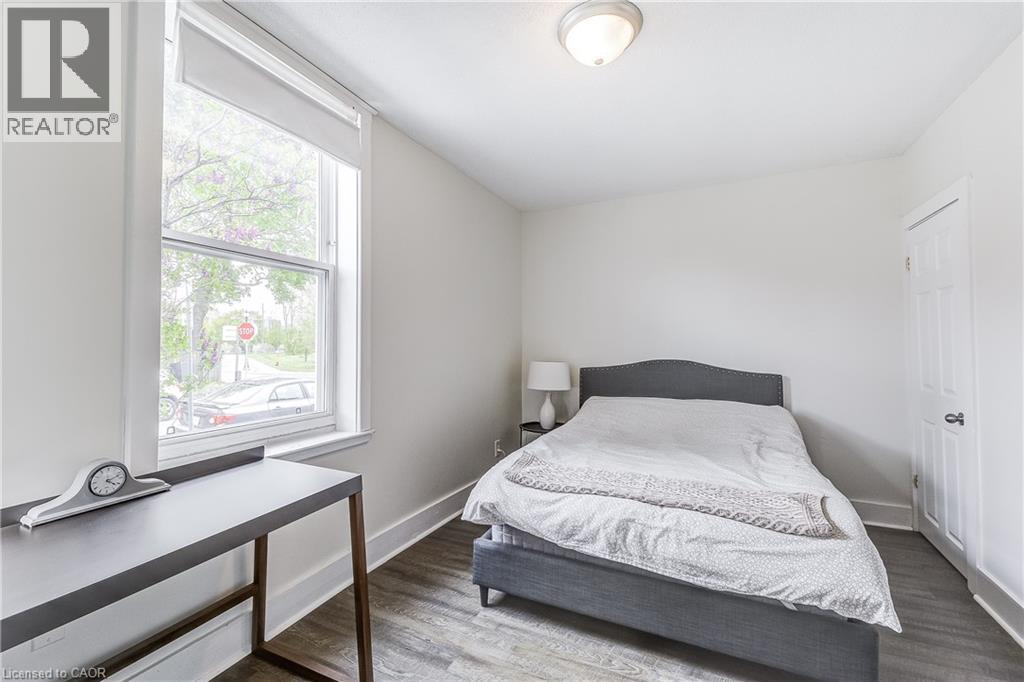 Photo 19 of 185 Simcoe Street E, Hamilton ON