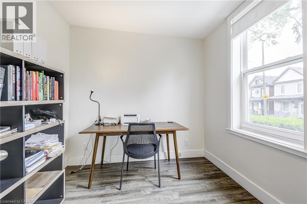 Photo 21 of 185 Simcoe Street E, Hamilton ON