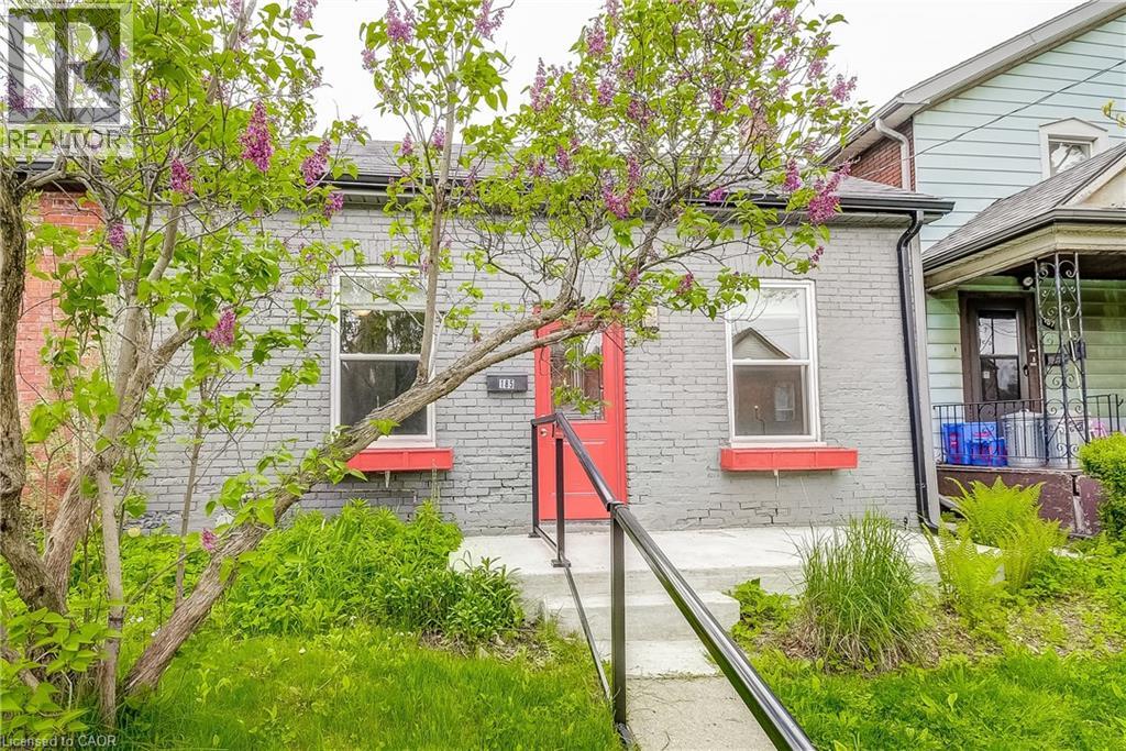 Photo 3 of 185 Simcoe Street E, Hamilton ON