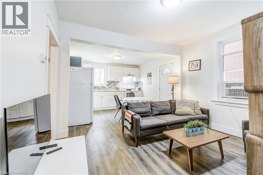 Photo 7 of 185 Simcoe Street E, Hamilton ON