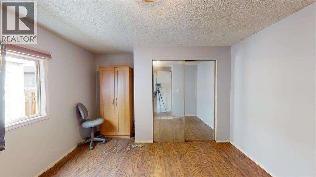 Photo 12 of 301 Grenfell Crescent, Fort Mcmurray AB