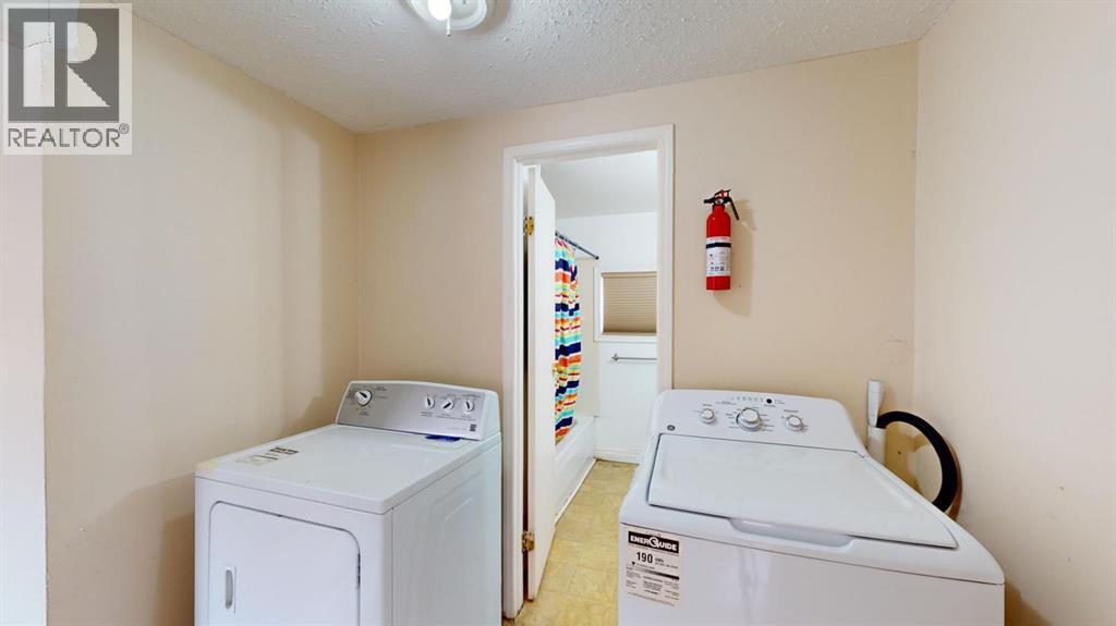 Photo 15 of 301 Grenfell Crescent, Fort Mcmurray AB