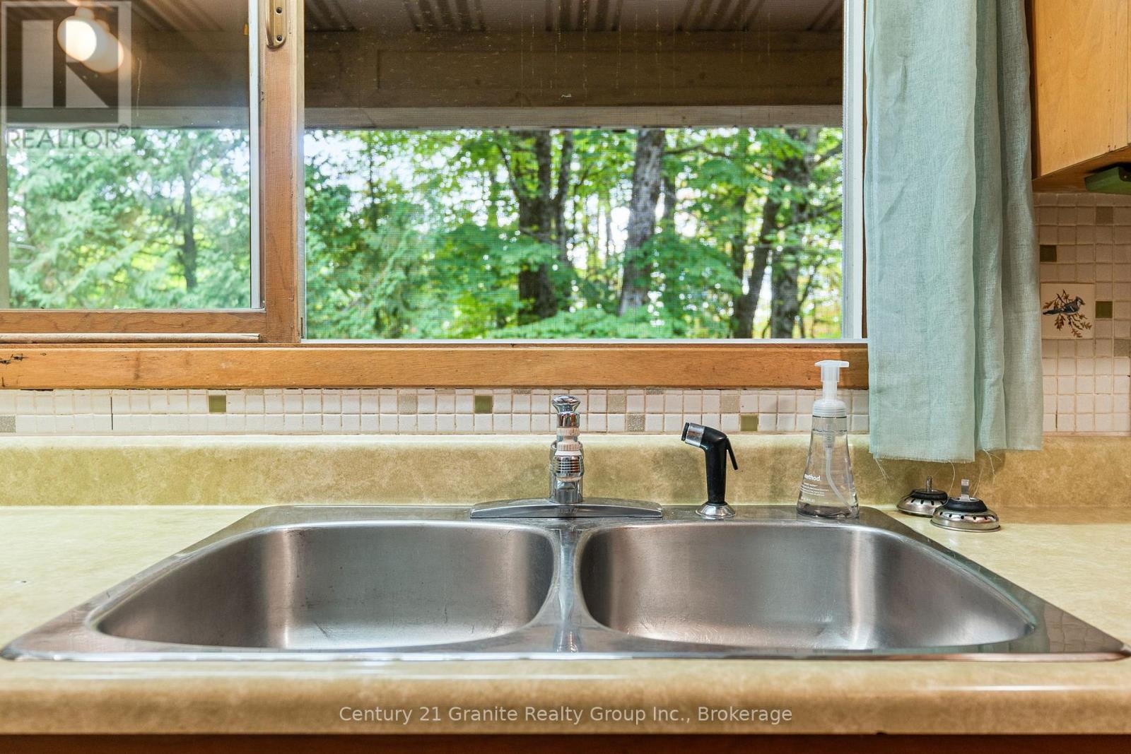 Photo 10 of 1204 Walker Line Road, Algonquin Highlands ON