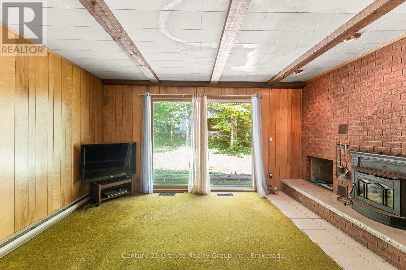 Photo 18 of 1204 Walker Line Road, Algonquin Highlands ON