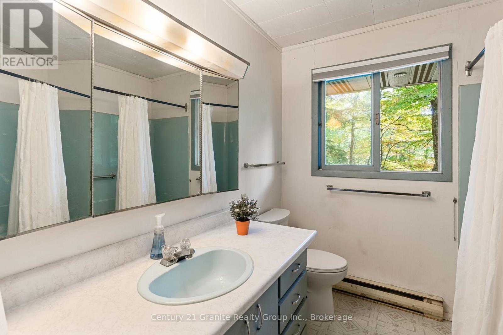Photo 21 of 1204 Walker Line Road, Algonquin Highlands ON