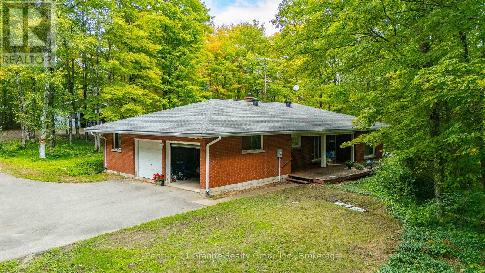 Photo 38 of 1204 Walker Line Road, Algonquin Highlands ON