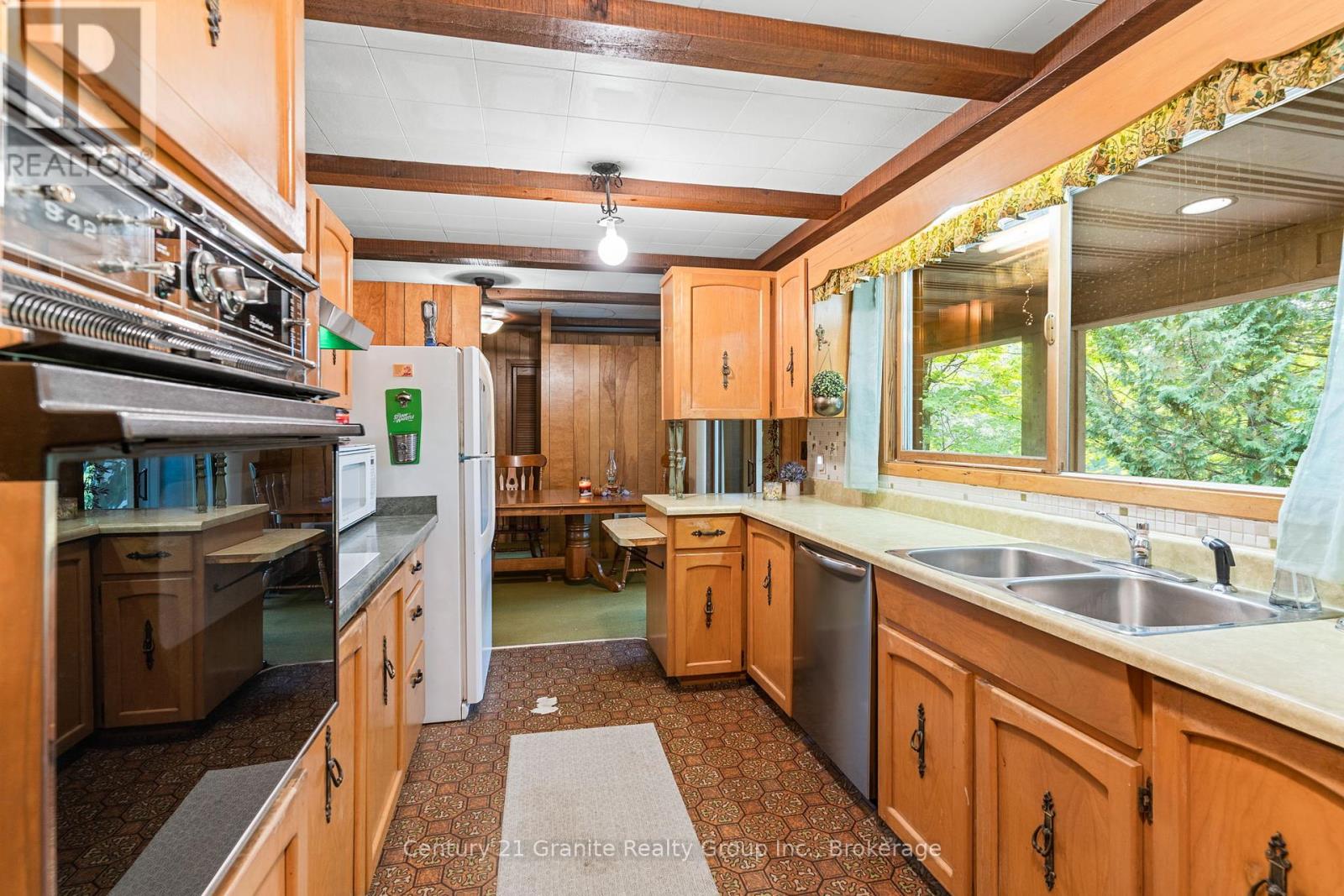 Photo 8 of 1204 Walker Line Road, Algonquin Highlands ON