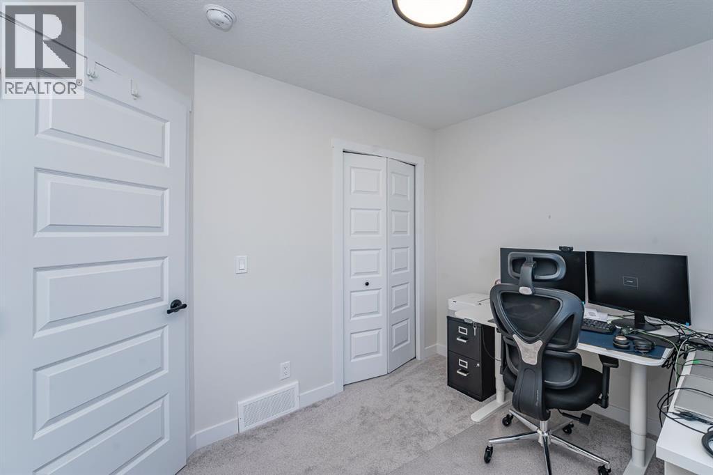 Photo 17 of 52 Lewiston Drive Ne, Calgary AB
