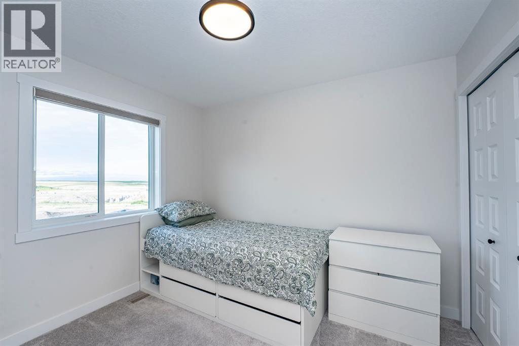 Photo 18 of 52 Lewiston Drive Ne, Calgary AB