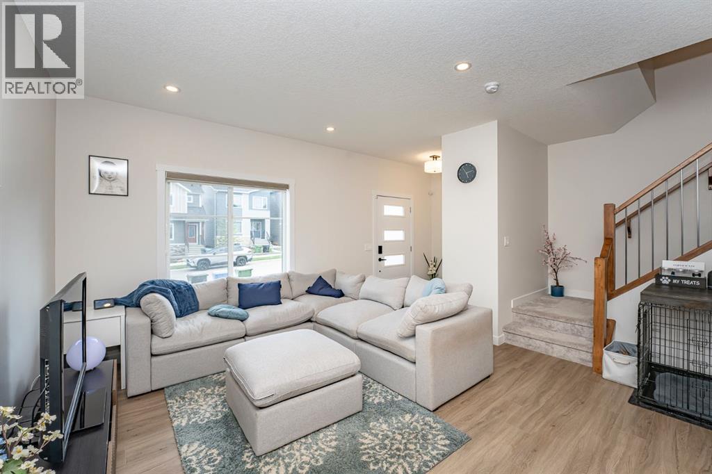 Photo 5 of 52 Lewiston Drive Ne, Calgary AB