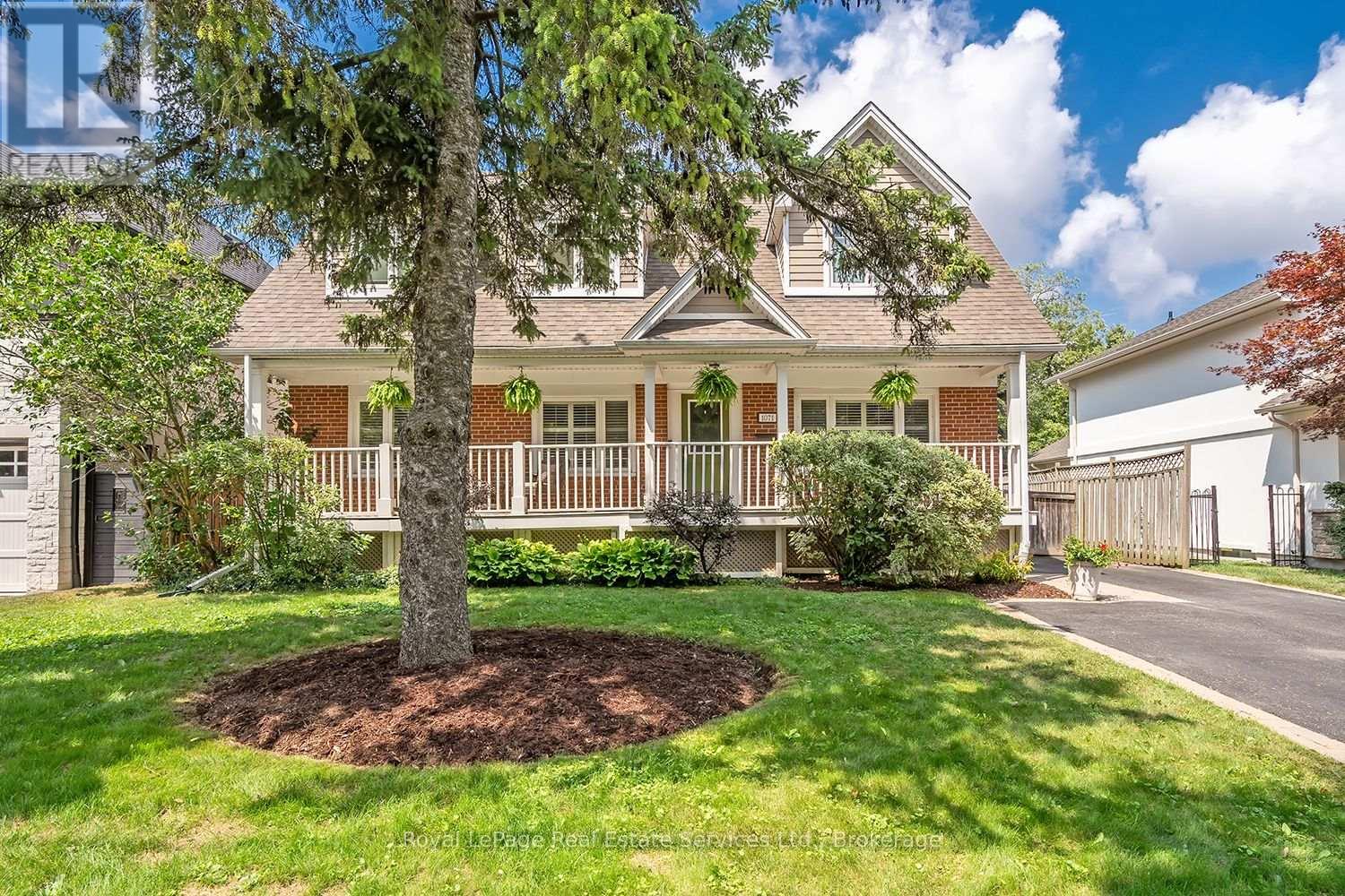 Photo 2 of 1071 Melvin Avenue, Oakville ON