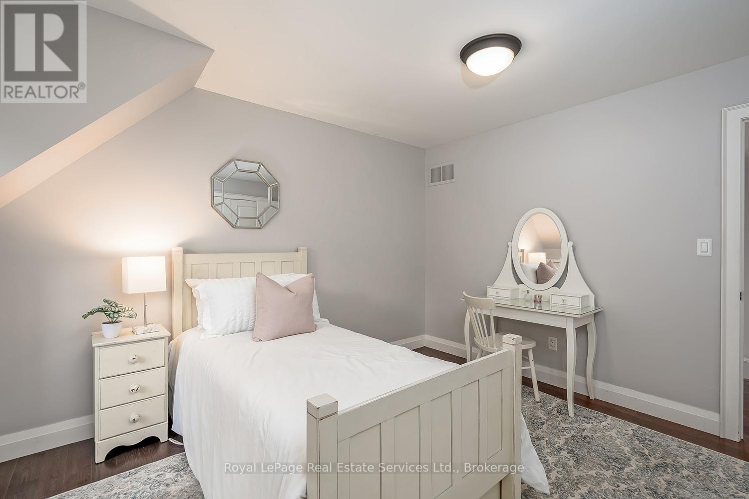 Photo 28 of 1071 Melvin Avenue, Oakville ON