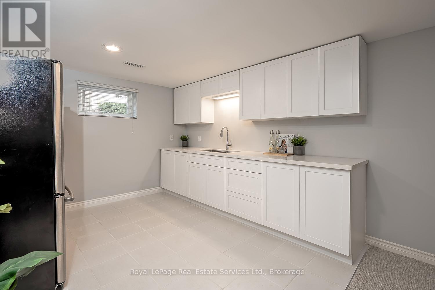 Photo 36 of 1071 Melvin Avenue, Oakville ON