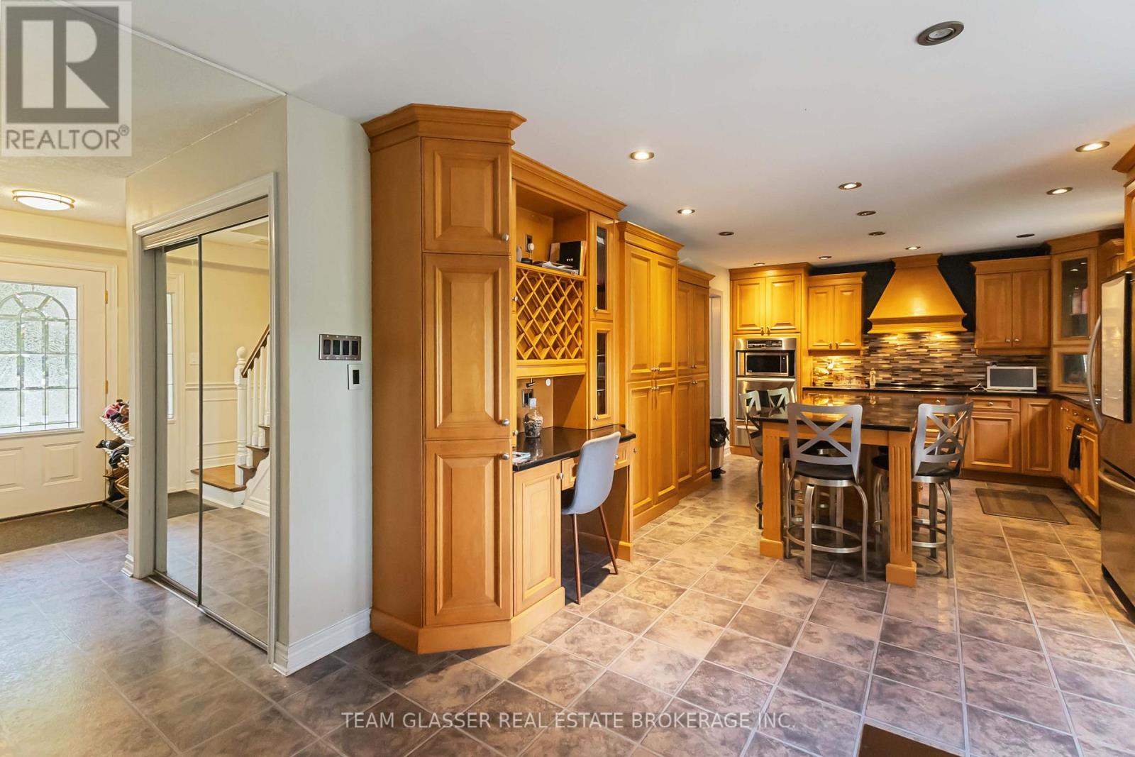Photo 13 of 210 Chalet Crescent, London South ON