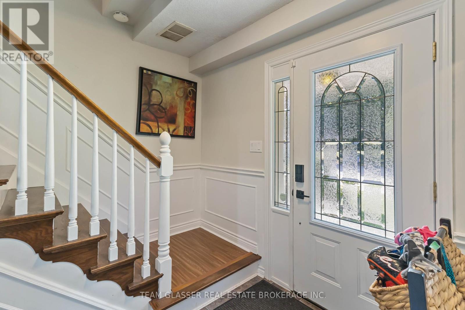 Photo 7 of 210 Chalet Crescent, London South ON