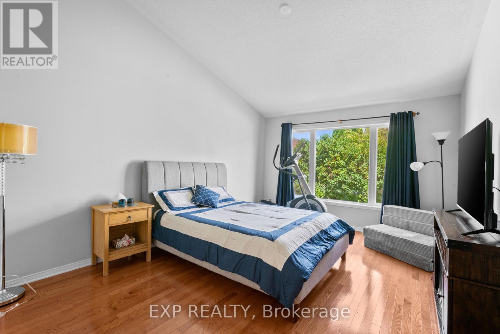 Photo 22 of 111 Coursier Crescent, Ottawa ON