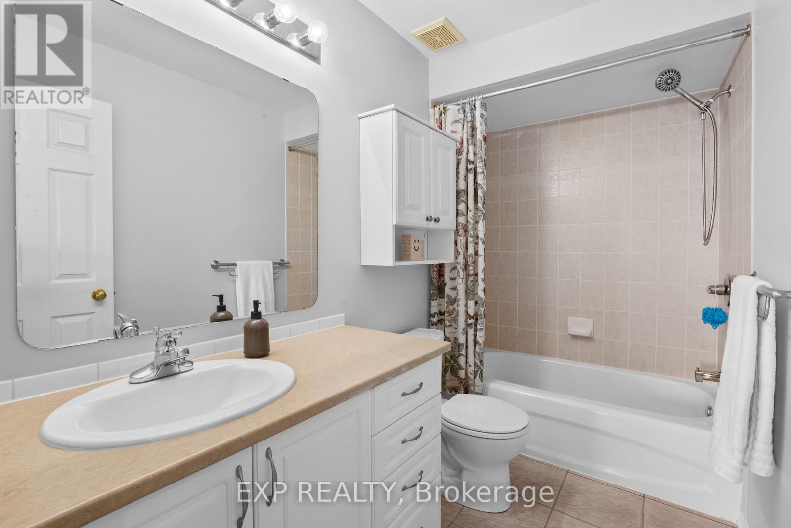 Photo 24 of 111 Coursier Crescent, Ottawa ON