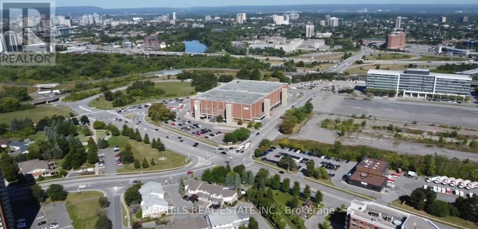 Photo 20 of 40 Santa Cruz Private, Ottawa ON
