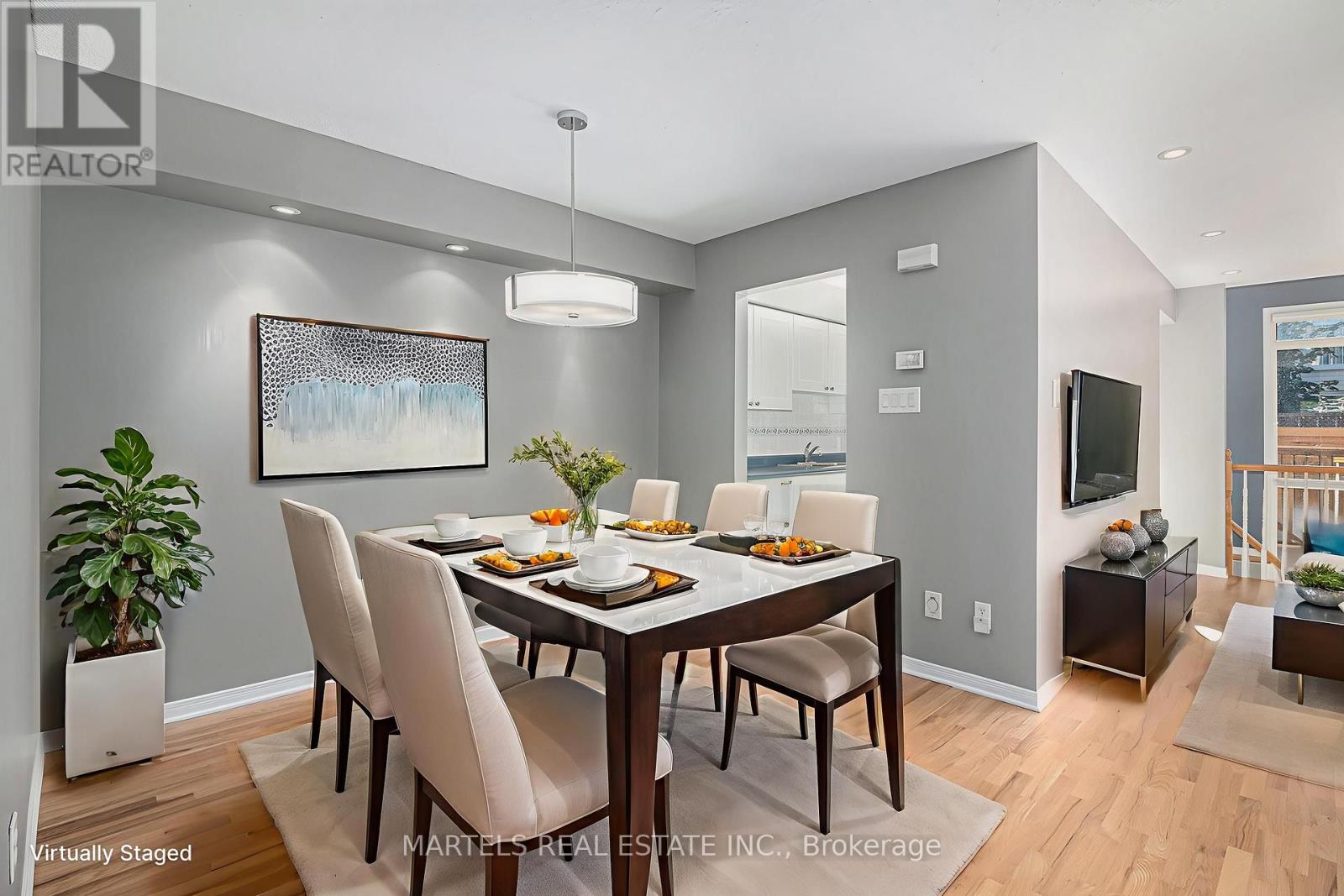 Photo 6 of 40 Santa Cruz Private, Ottawa ON
