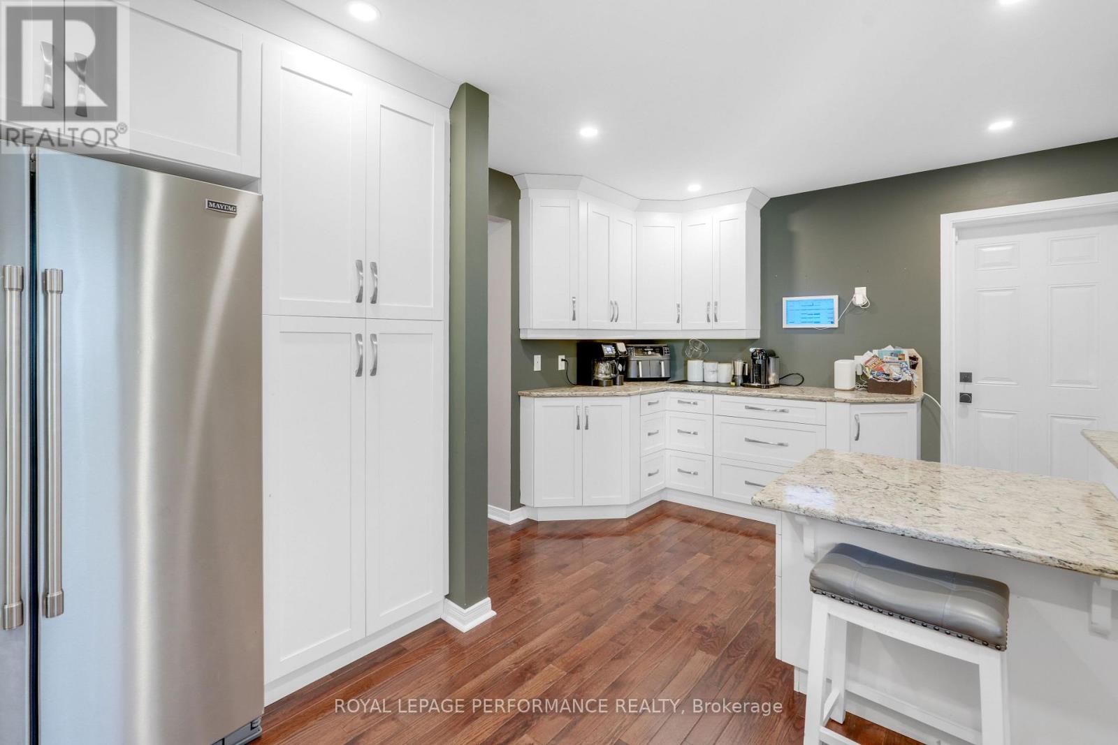 Photo 11 of 22 Otten Drive, Ottawa ON