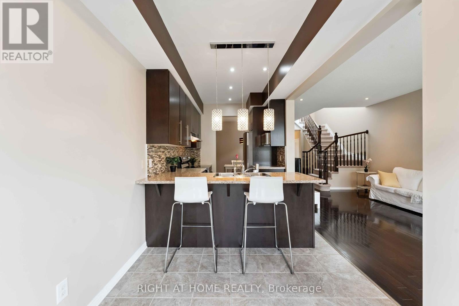 Photo 12 of 905 Caldermill Private, Ottawa ON