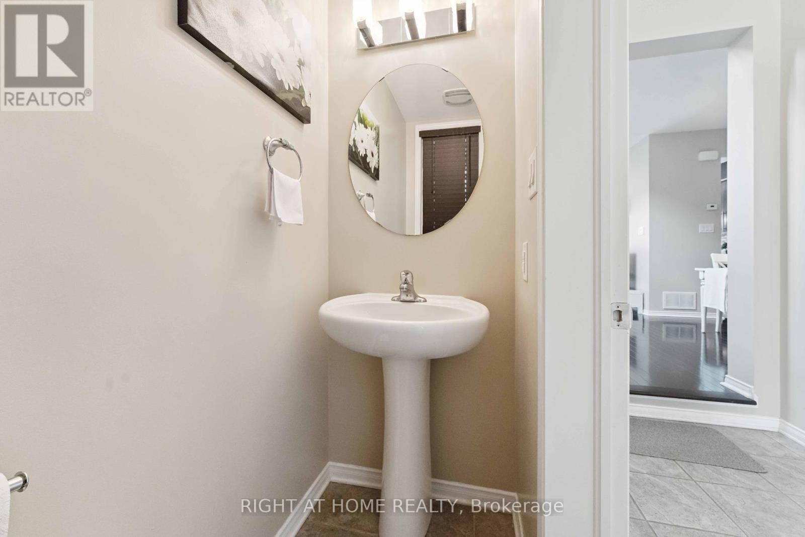 Photo 13 of 905 Caldermill Private, Ottawa ON