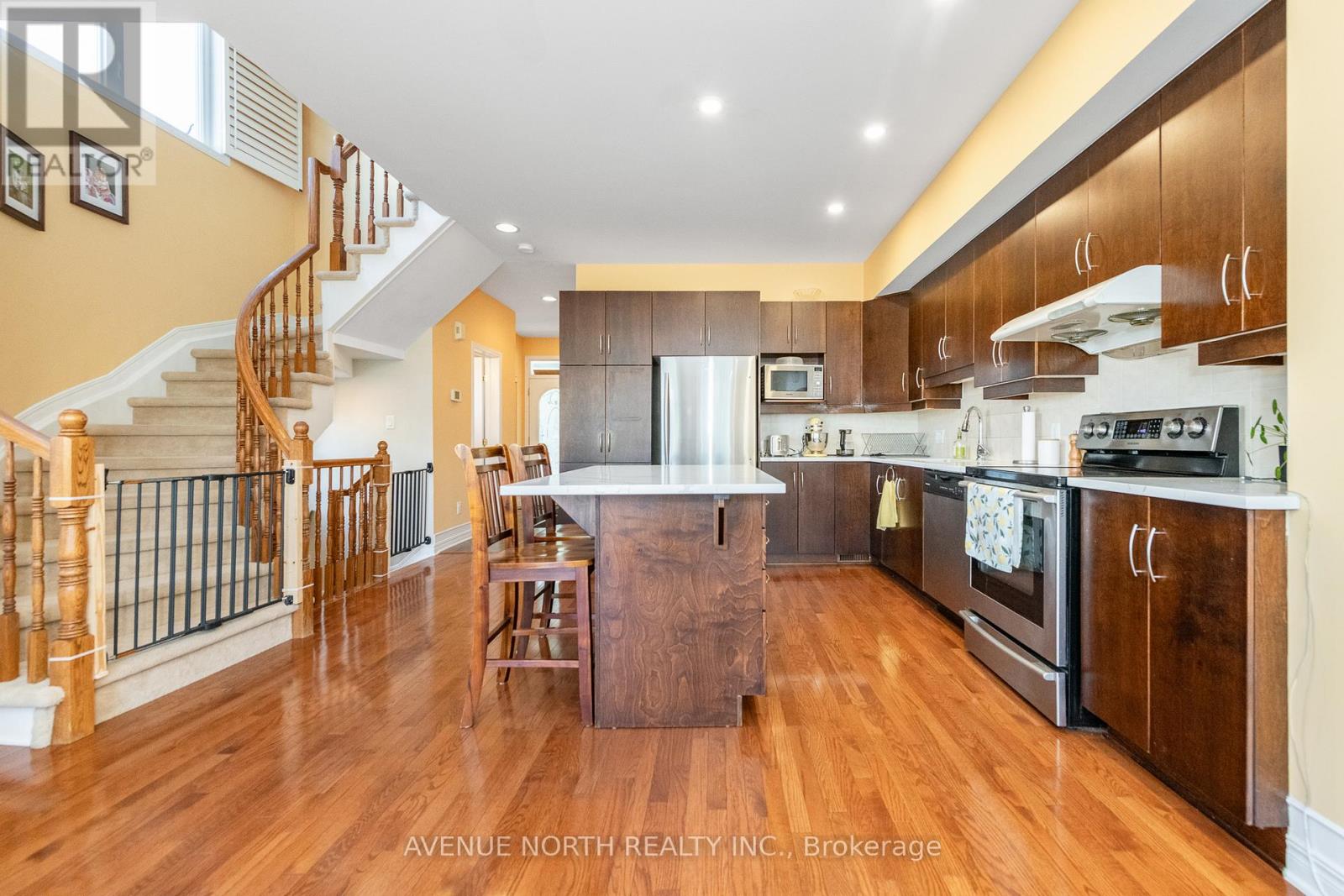 Photo 11 of 284 Parkin Circle, Ottawa ON