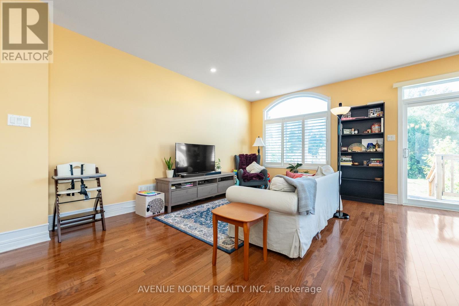 Photo 15 of 284 Parkin Circle, Ottawa ON