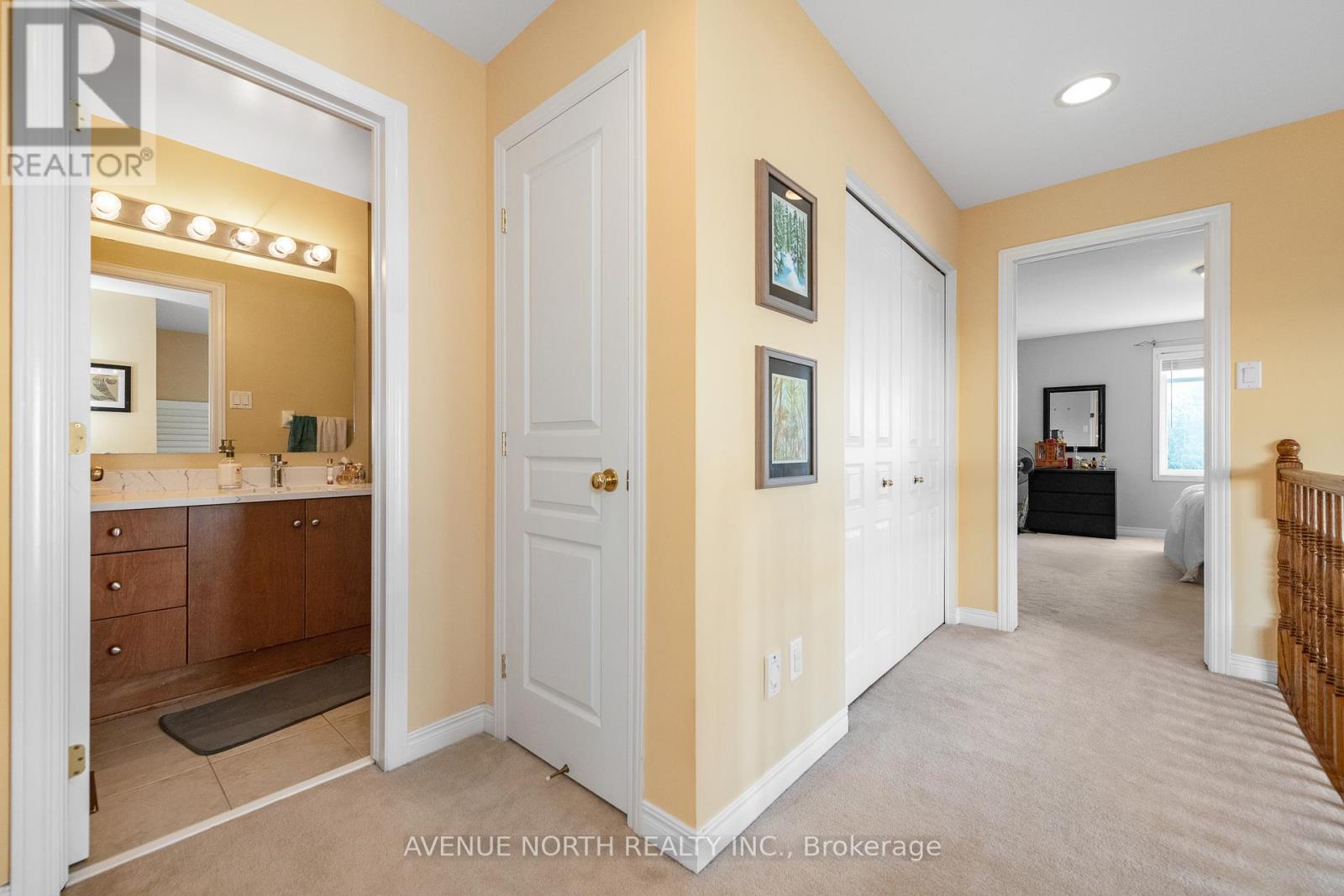 Photo 18 of 284 Parkin Circle, Ottawa ON