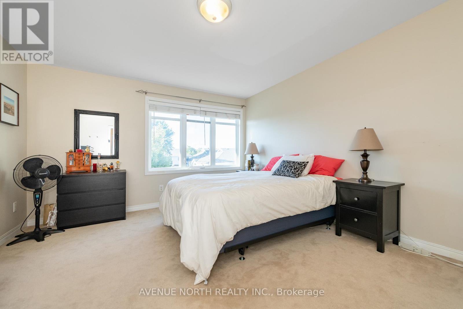 Photo 19 of 284 Parkin Circle, Ottawa ON