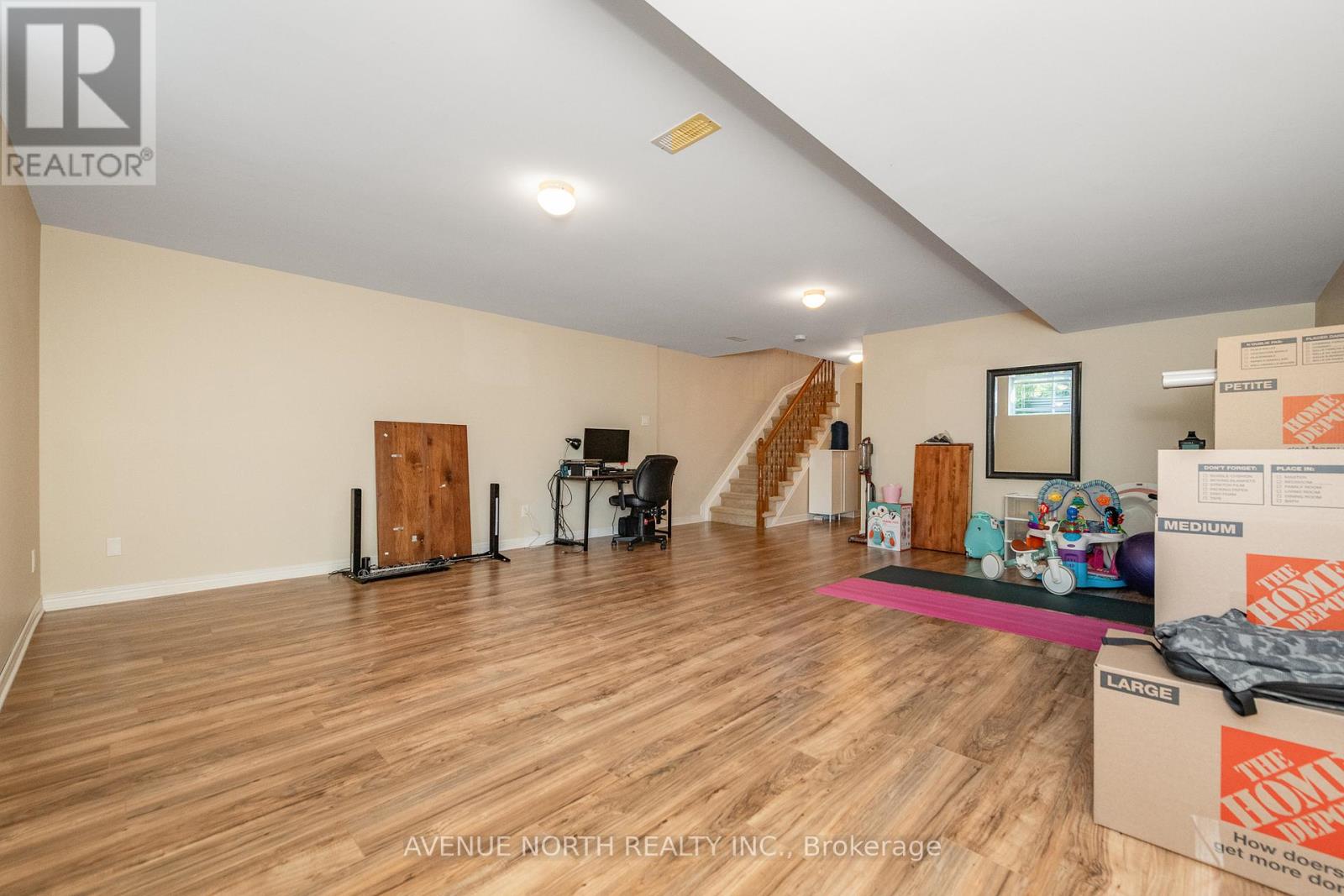 Photo 32 of 284 Parkin Circle, Ottawa ON