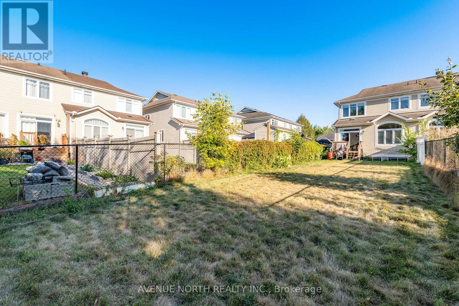 Photo 37 of 284 Parkin Circle, Ottawa ON