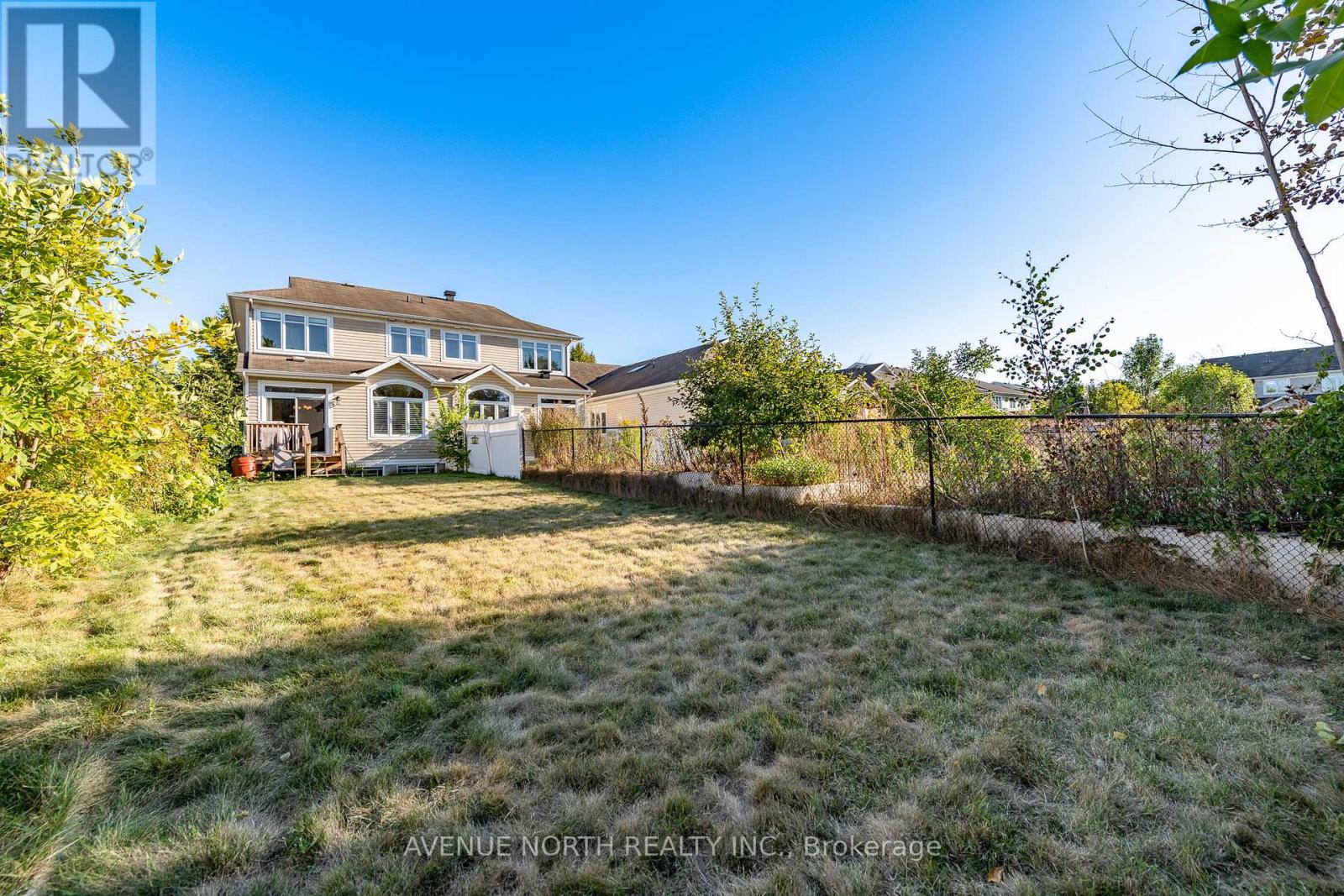 Photo 38 of 284 Parkin Circle, Ottawa ON