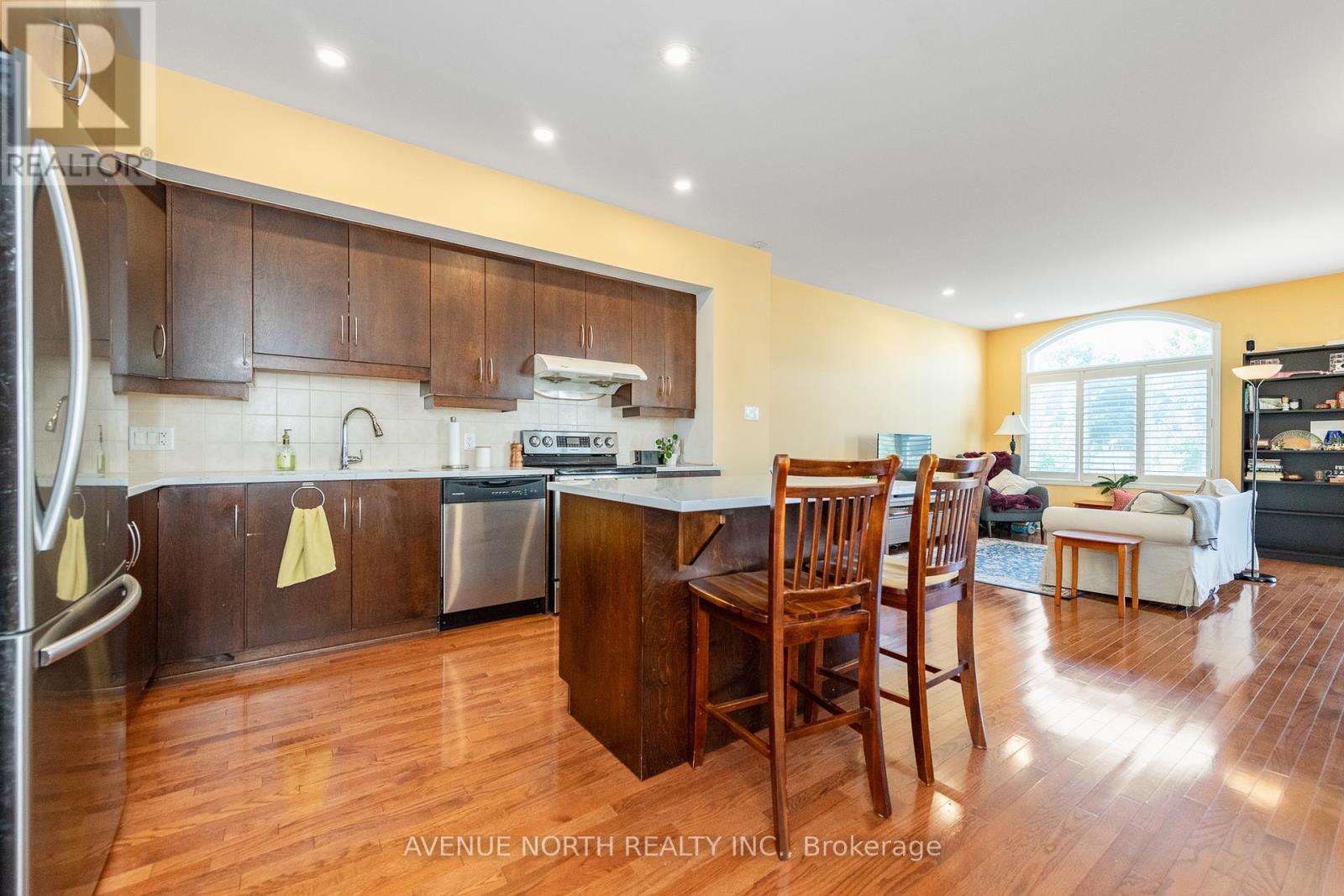 Photo 8 of 284 Parkin Circle, Ottawa ON