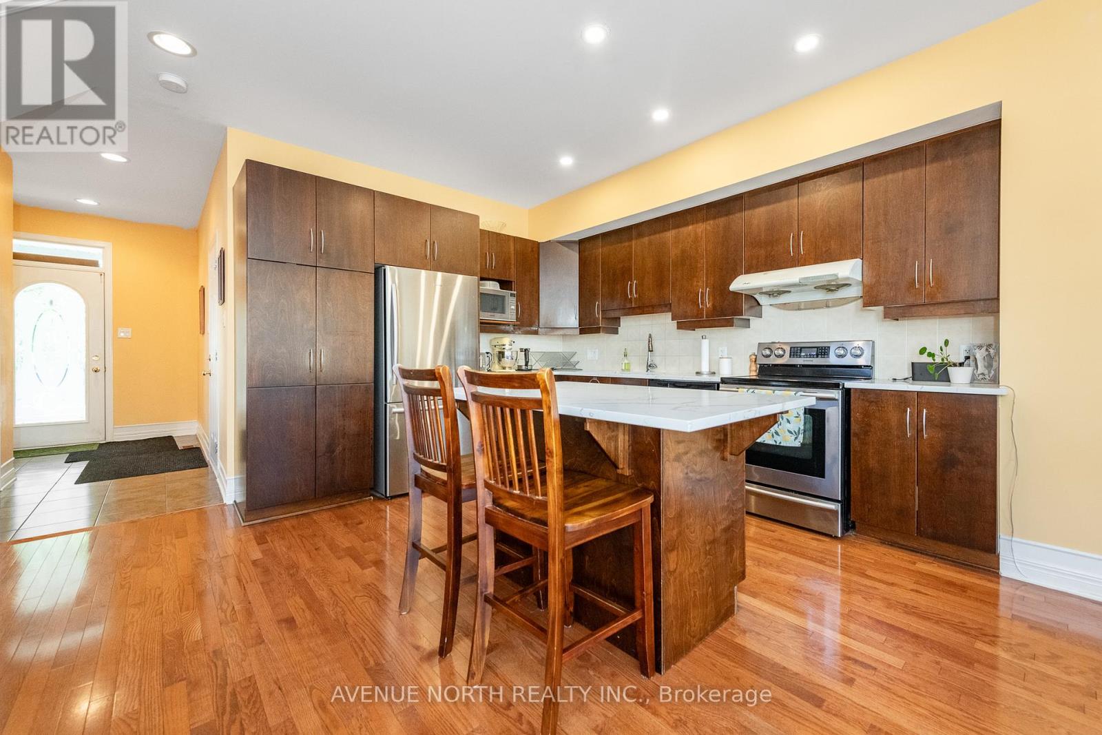 Photo 9 of 284 Parkin Circle, Ottawa ON