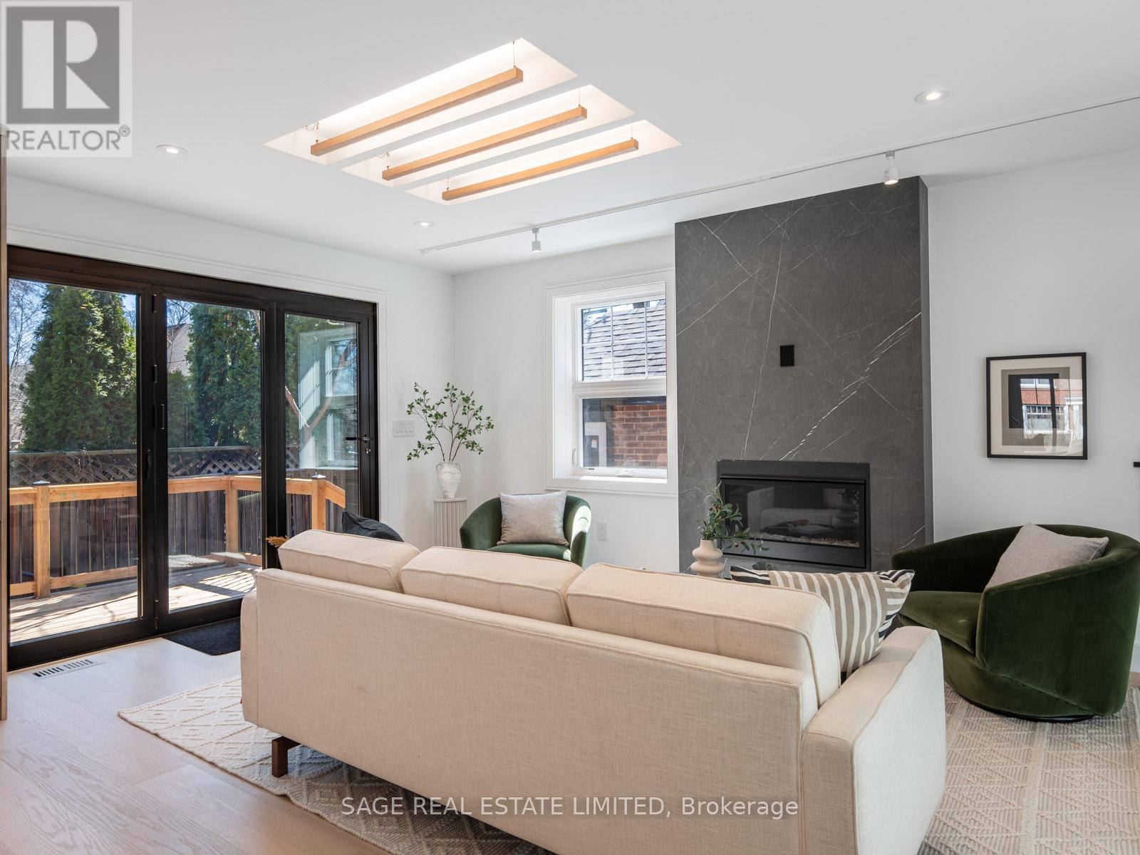 Photo 19 of 159 Humbervale Boulevard, Toronto ON