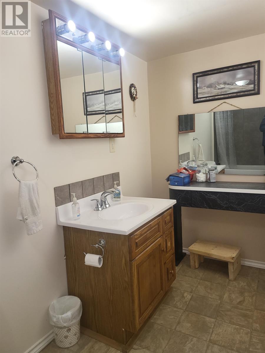 Photo 22 of 173 Ironwood Ave, Thunder Bay ON