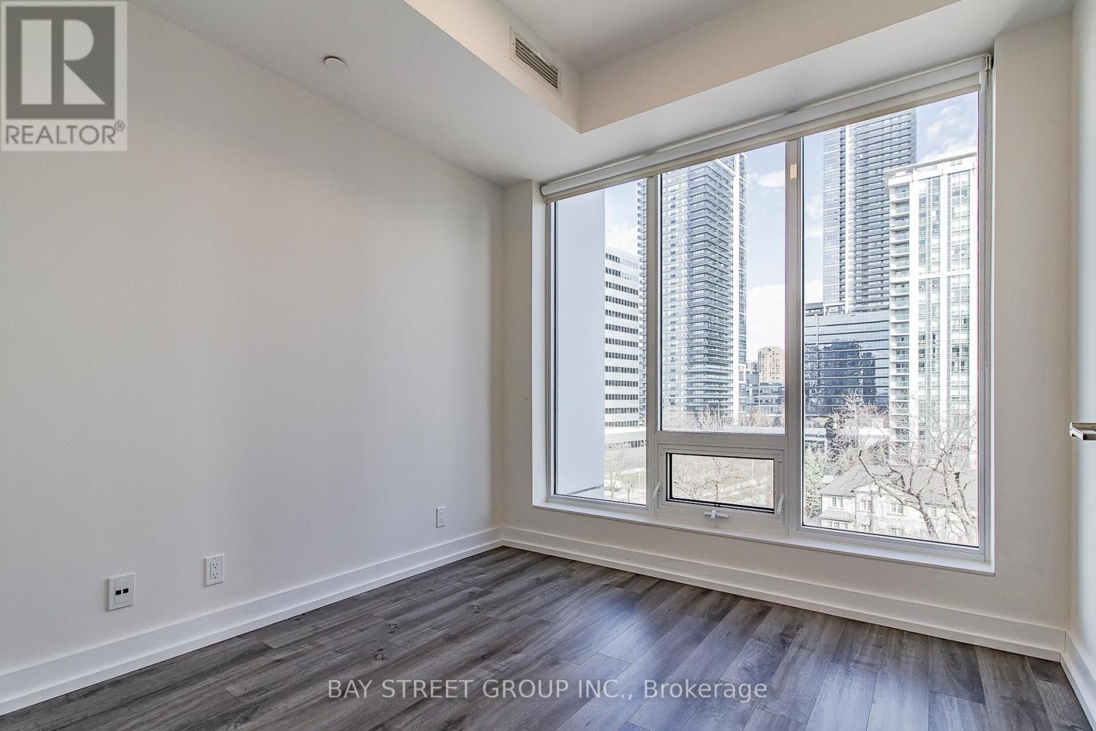 Photo 1 of 702 2nd Bedroom 28 Avondale Avenue, Toronto ON